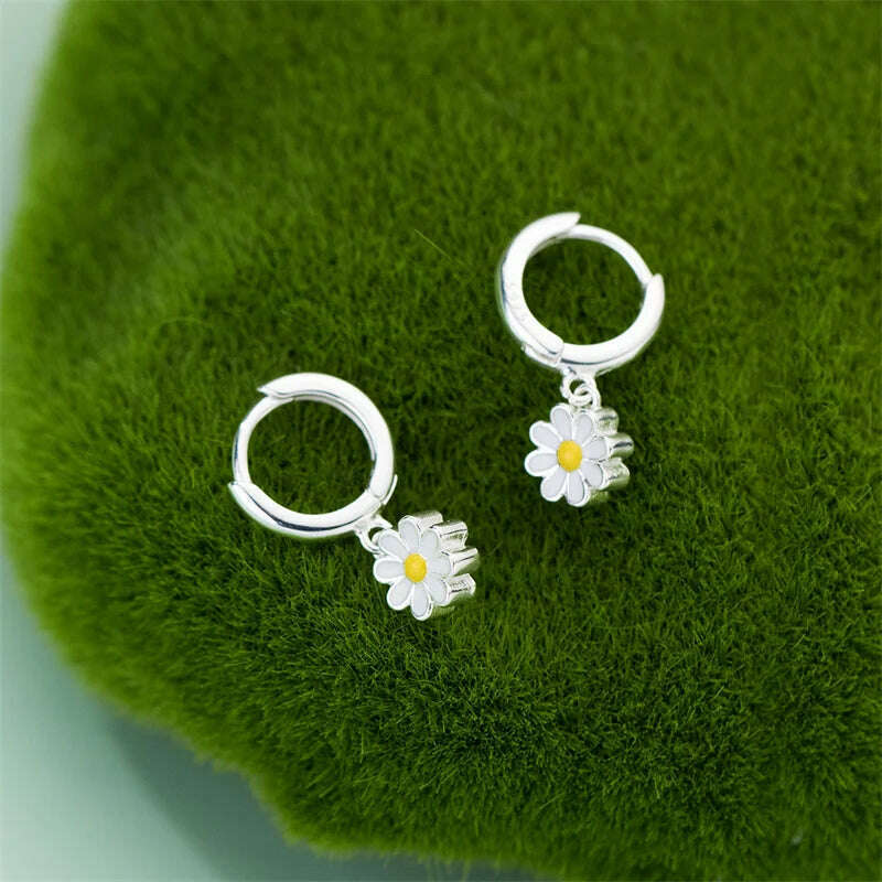 2023 New Daisy Flower Pendant Hoop Earrings For Women Korean Sweet Cute Hanging Earrings Girl Wedding Party Jewelry Gift - KIMLUD