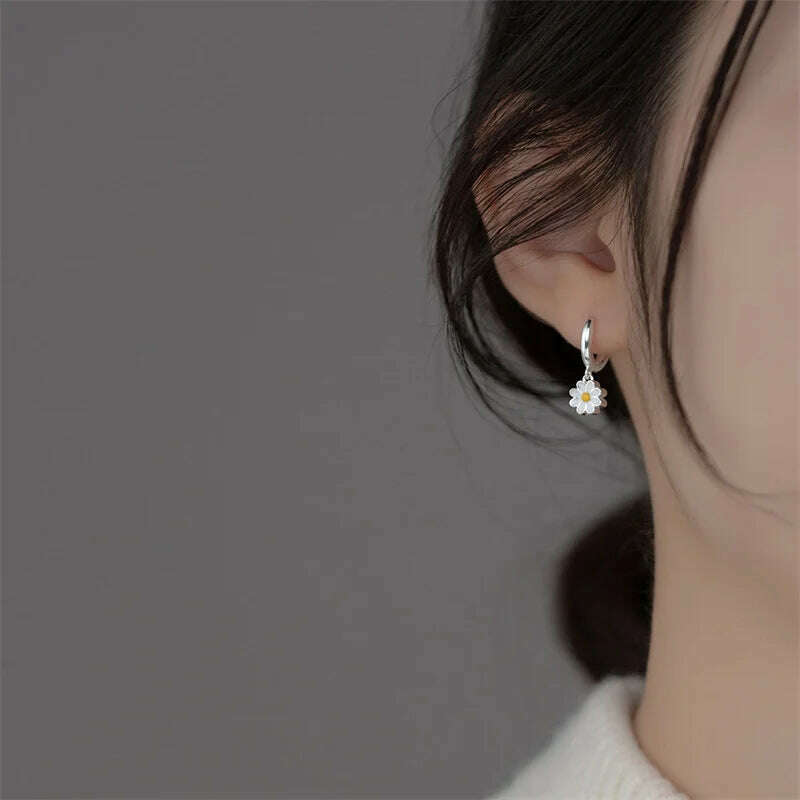 2023 New Daisy Flower Pendant Hoop Earrings For Women Korean Sweet Cute Hanging Earrings Girl Wedding Party Jewelry Gift - KIMLUD