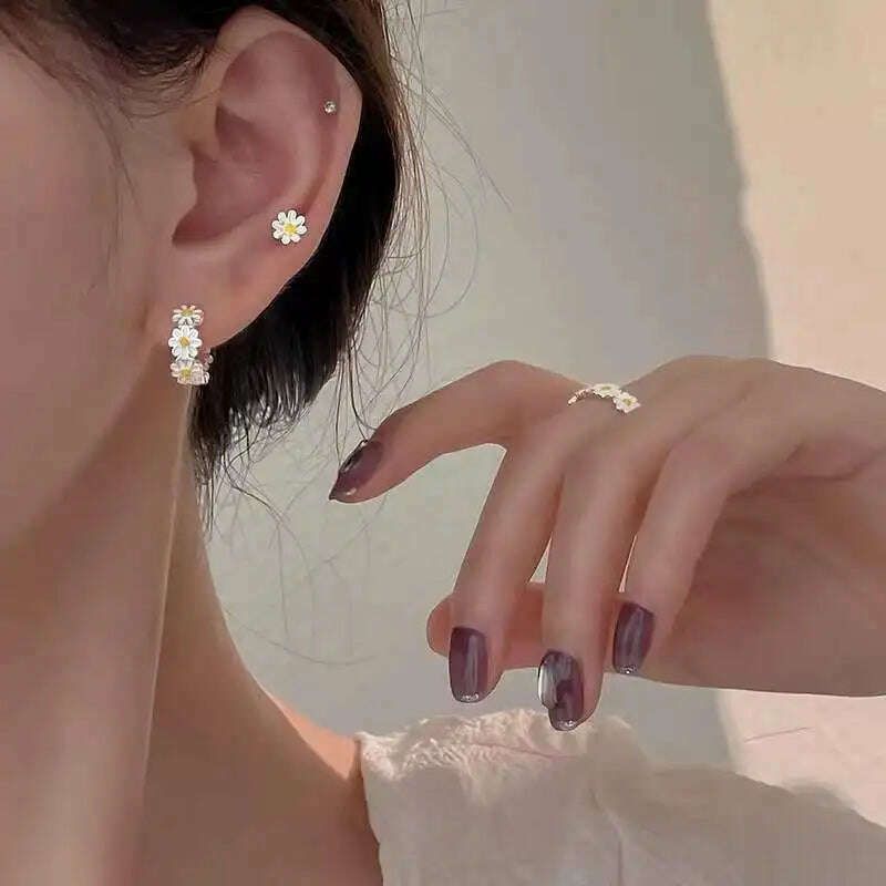 2023 New Daisy Flower Pendant Hoop Earrings For Women Korean Sweet Cute Hanging Earrings Girl Wedding Party Jewelry Gift - KIMLUD