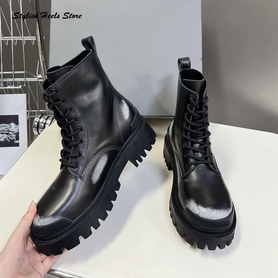 Stylish Thick-toothed Rubber Sole Lace Up Booties Retro Round Toe Ankle Boots for Lovers Fashion Women Men Luxury Modern Boots