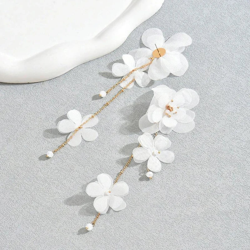 White Fabric Flower Drop Earrings For Women Gold Plating Chain Long Tassel Faceted Acrylic Beads Dangle Earrings Trendy Jewelry