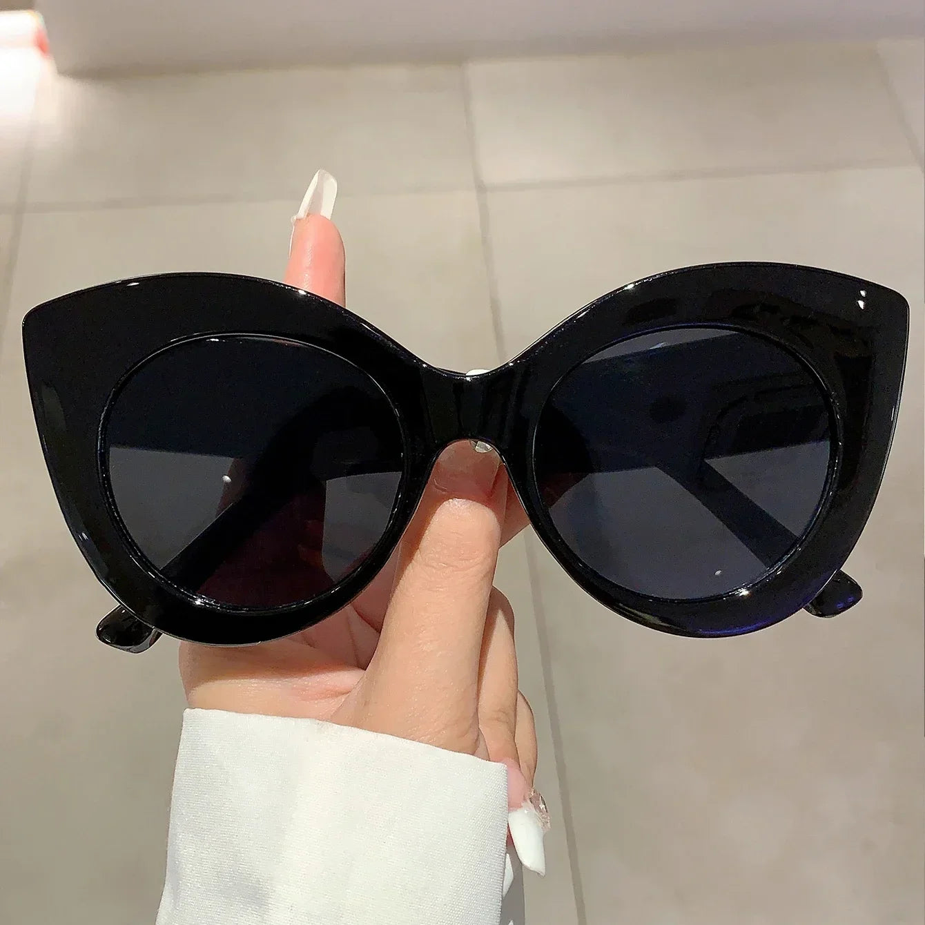KAMMPT Oversized Cat Eye Sunglasses New Vintage Candy Color Women Shades with Pearls Ins Trendy Brand Design Outdoor Eyewear