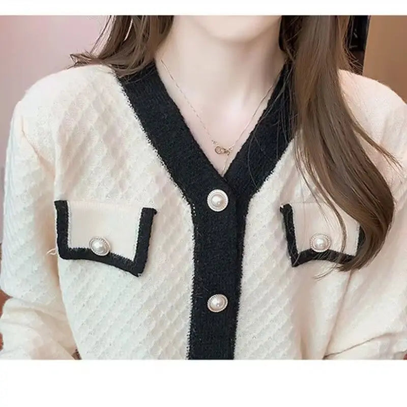 Cardigan Sweater Women's 2024 Spring and Autumn New Style Small Fragrant V-neck Coat Short Western-style Bottom Shirt Top