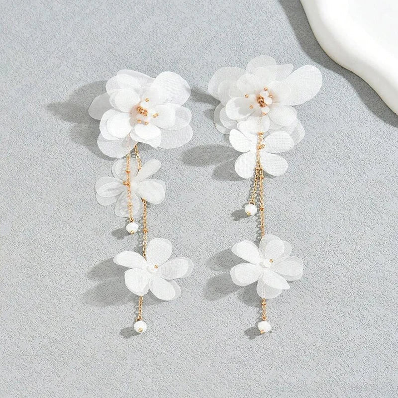 White Fabric Flower Drop Earrings For Women Gold Plating Chain Long Tassel Faceted Acrylic Beads Dangle Earrings Trendy Jewelry