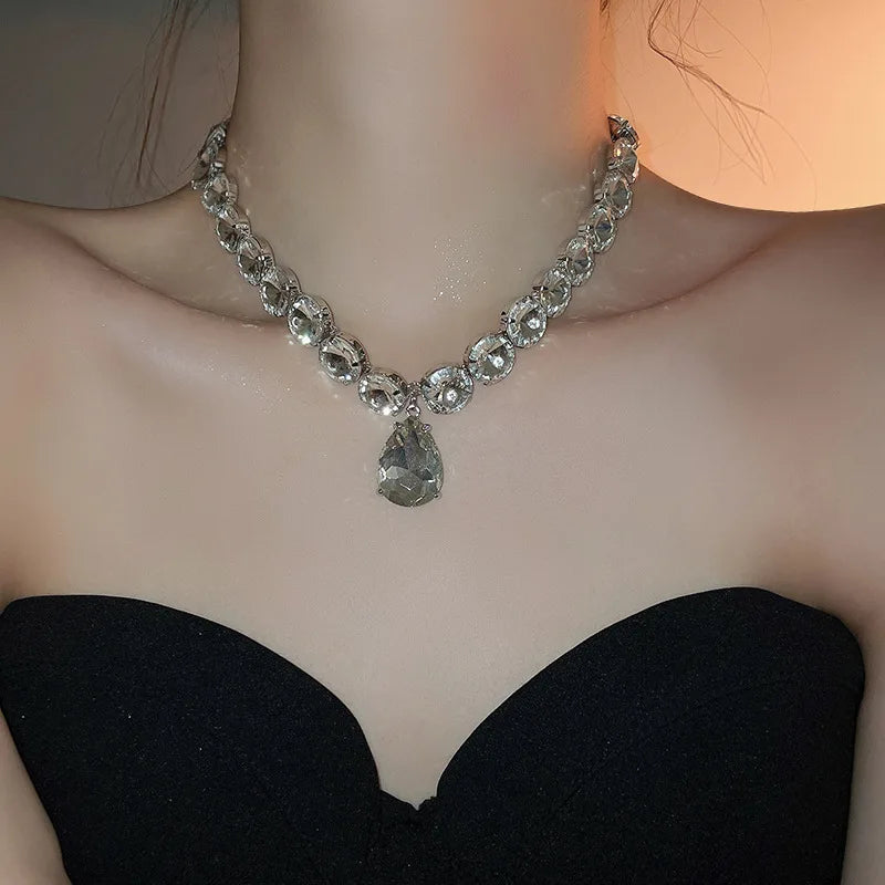 Crystal Necklace for Women Clavicle Chain Chocker Neck Charm Pendant Necklace Female Luxury Designer Jewelry Date Nights