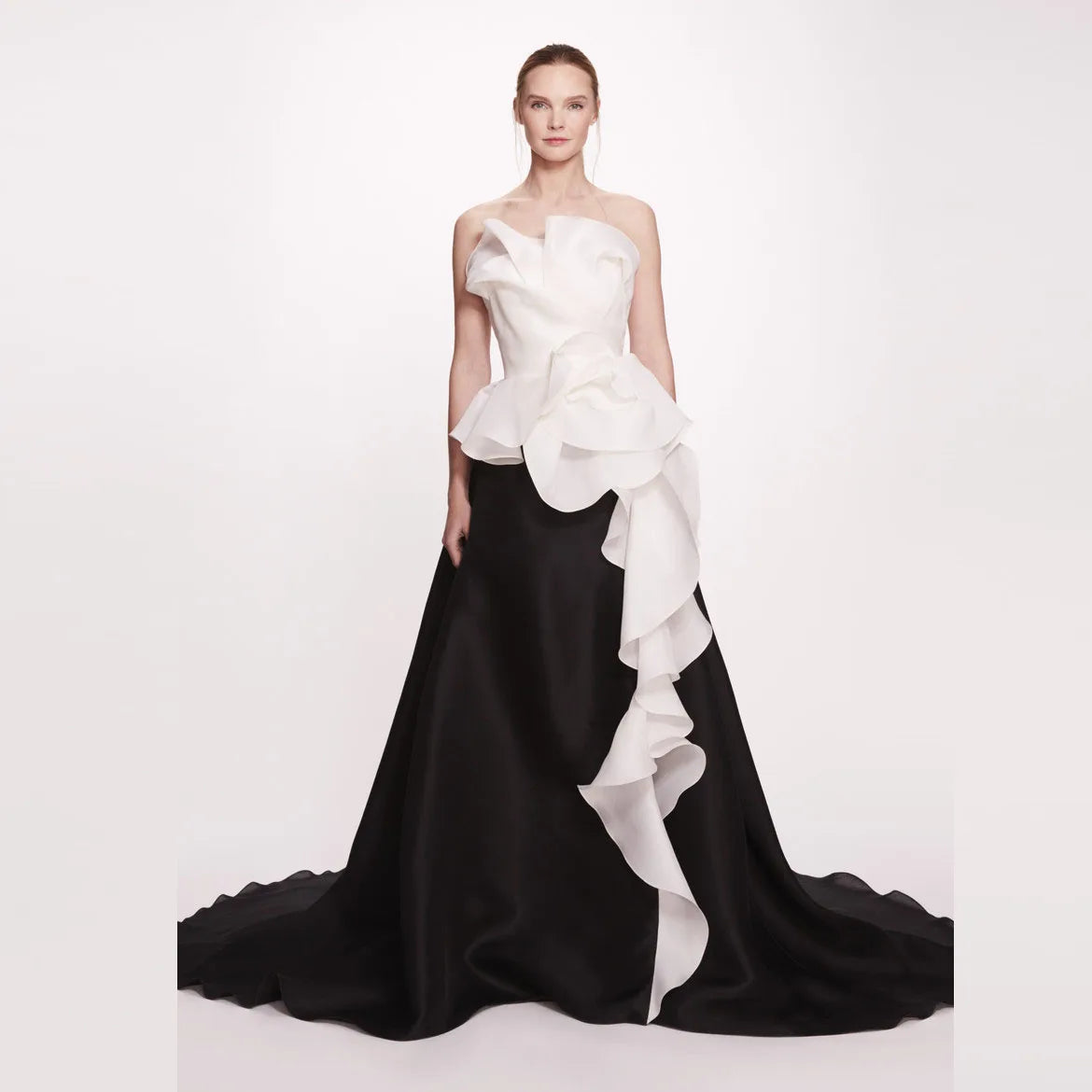 Elegant White&Black Mix Color A-line Formal Event Party Dresses Ruched 3 Flower Strapless Long Prom Gowns