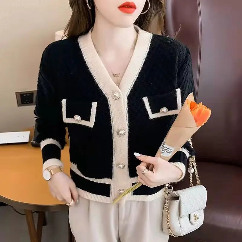 Cardigan Sweater Women's 2024 Spring and Autumn New Style Small Fragrant V-neck Coat Short Western-style Bottom Shirt Top