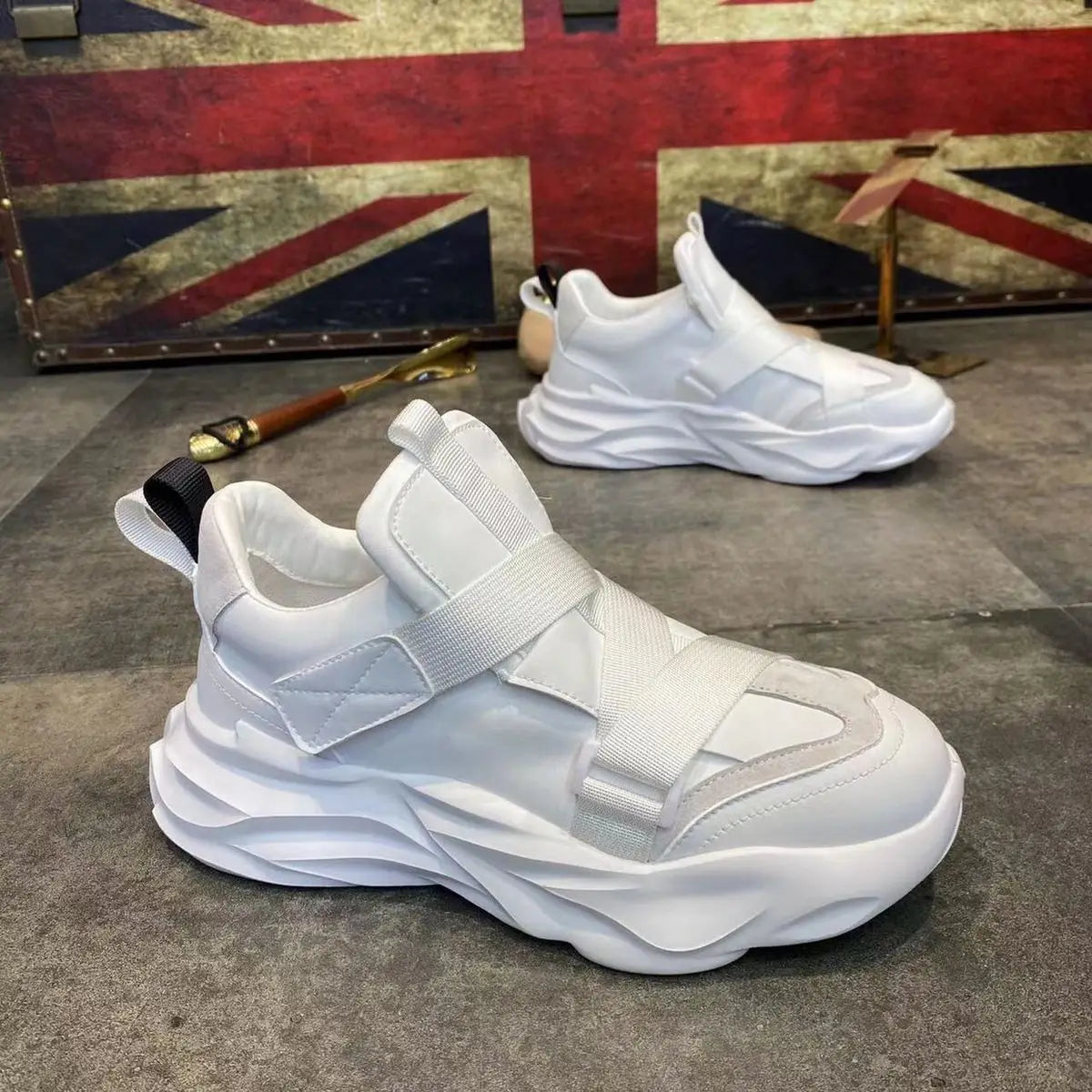 Men's new low-top sneakers Thick sole breathable leather high-end patchwork design pure white with A1