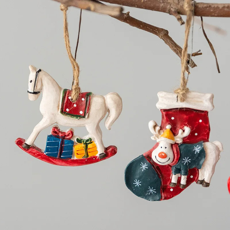 Christmas Decoration Crafts Small Resin Pendant Cute Horse Reindeer Pattern Design Xmas Tree Pendant Christmas Tree Decorations