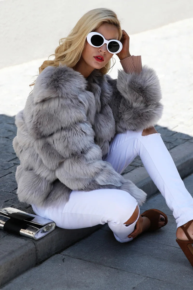 Fashion Short Women Fur Jacket Thickened Warm Slim Faux Fur Coat Elegant Quilted Fox Fur Coats Winter Y2K Vintage Padded Jacket