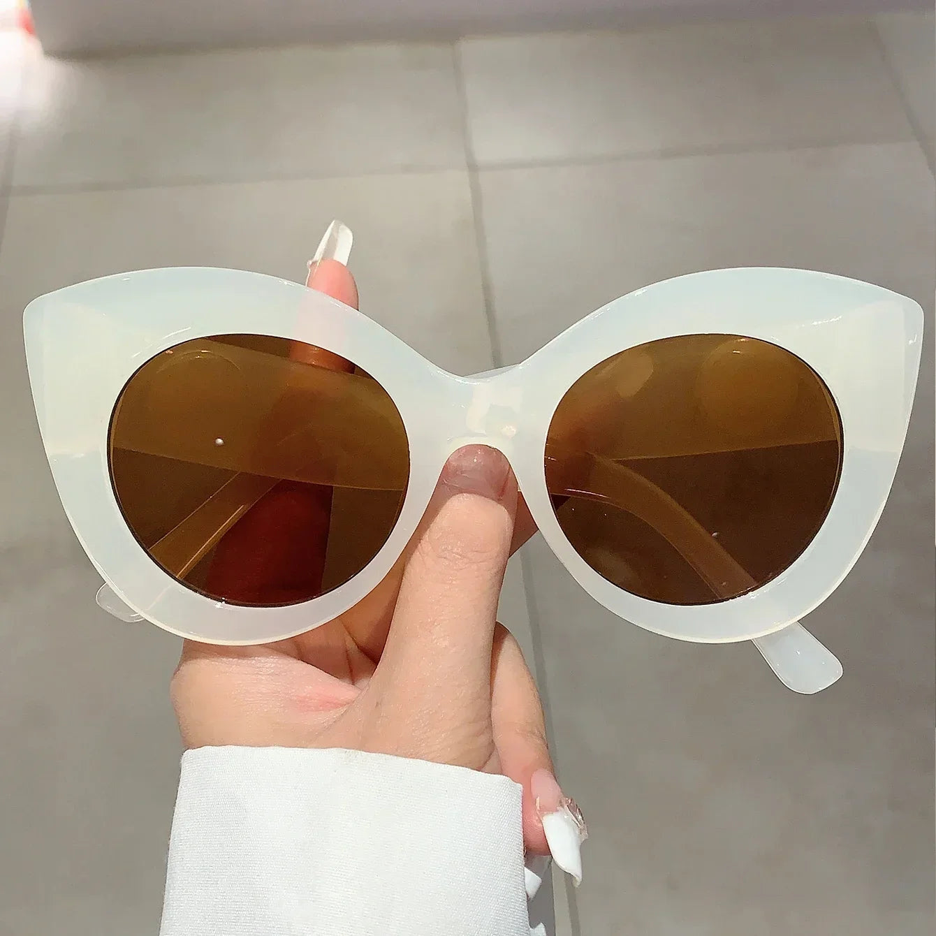 KAMMPT Oversized Cat Eye Sunglasses New Vintage Candy Color Women Shades with Pearls Ins Trendy Brand Design Outdoor Eyewear