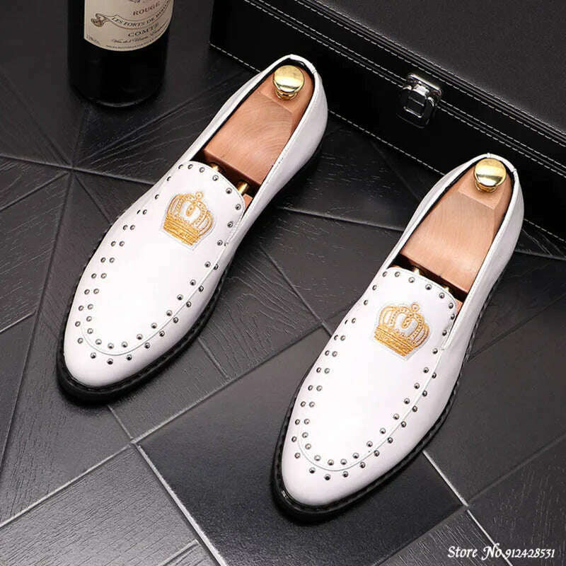 Designer Brand Casual Shoes Men Britain Crown Embroidery Rivet Oxford Homecoming Dress Wedding Prom Loafer Sapato Social Zapatos - KIMLUD