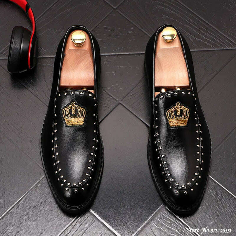 Designer Brand Casual Shoes Men Britain Crown Embroidery Rivet Oxford Homecoming Dress Wedding Prom Loafer Sapato Social Zapatos - KIMLUD