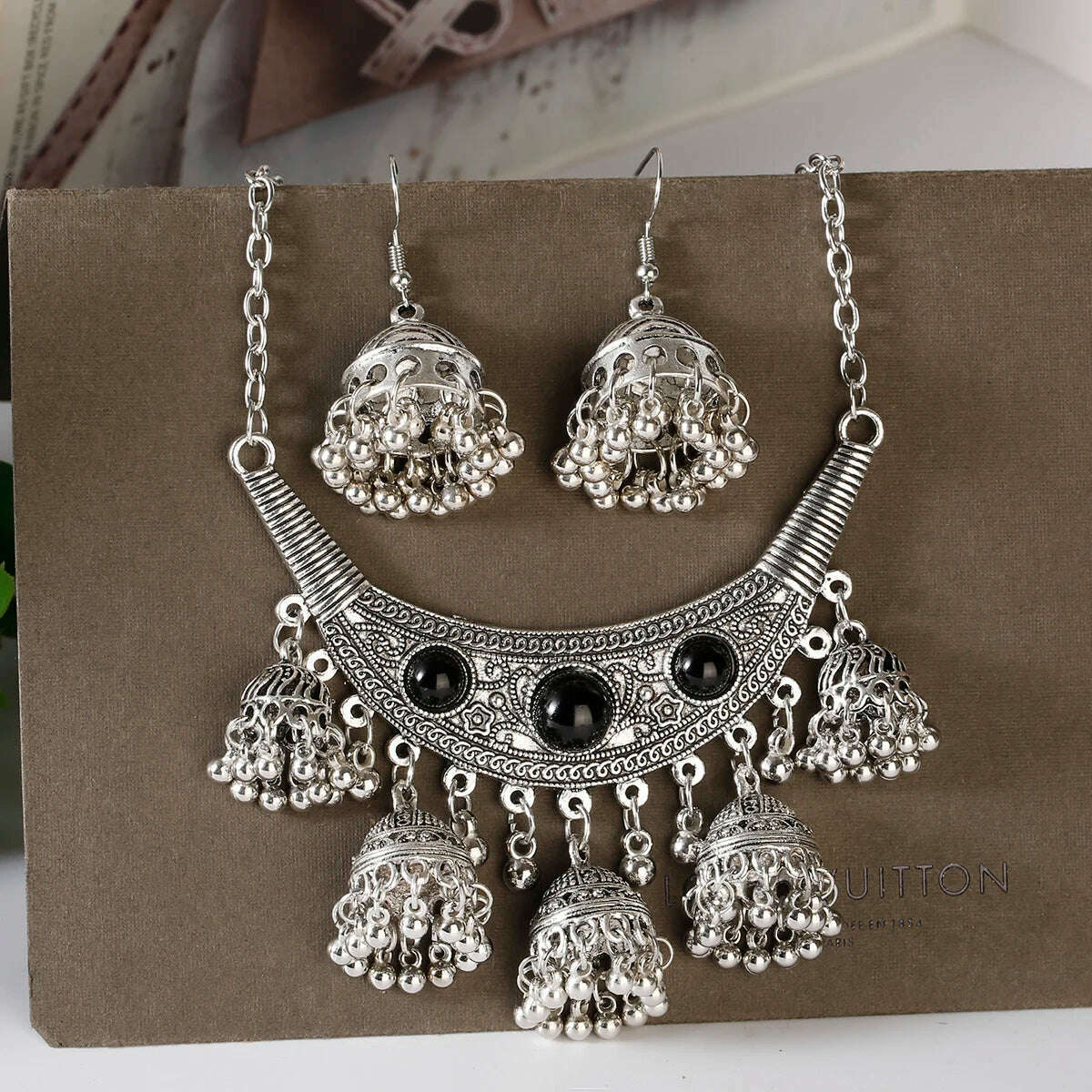 Luxury Retro Indian Jewelry Set Earring/Necklace Bijoux Wedding Jewelry Hangers Ethnic Carved Jhumka Earrings - KIMLUD