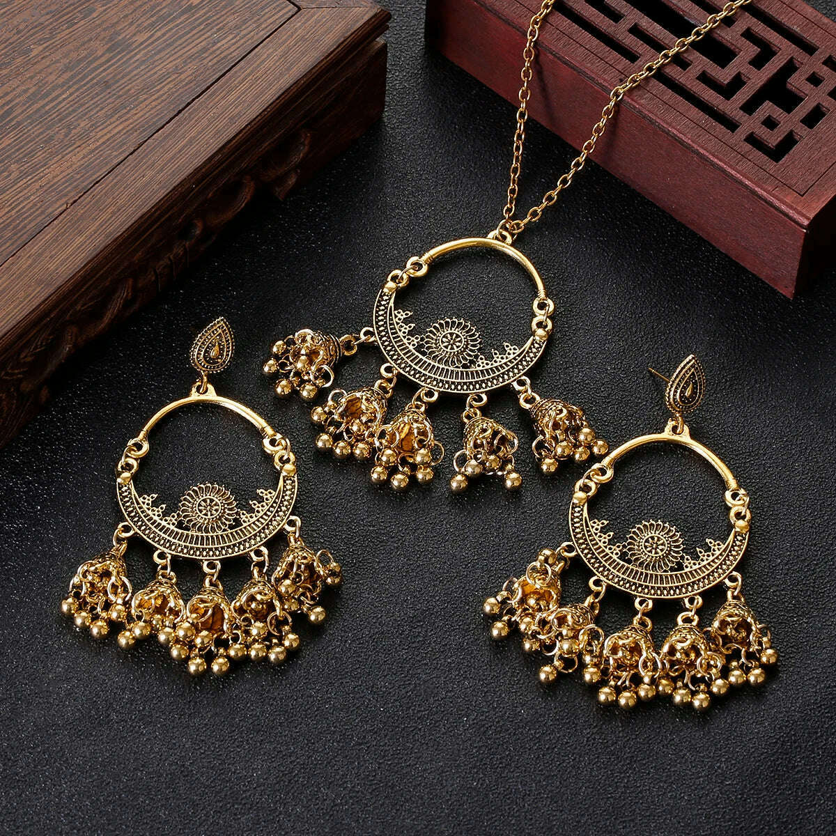 Luxury Retro Indian Jewelry Set Earring/Necklace Bijoux Wedding Jewelry Hangers Ethnic Carved Jhumka Earrings - KIMLUD